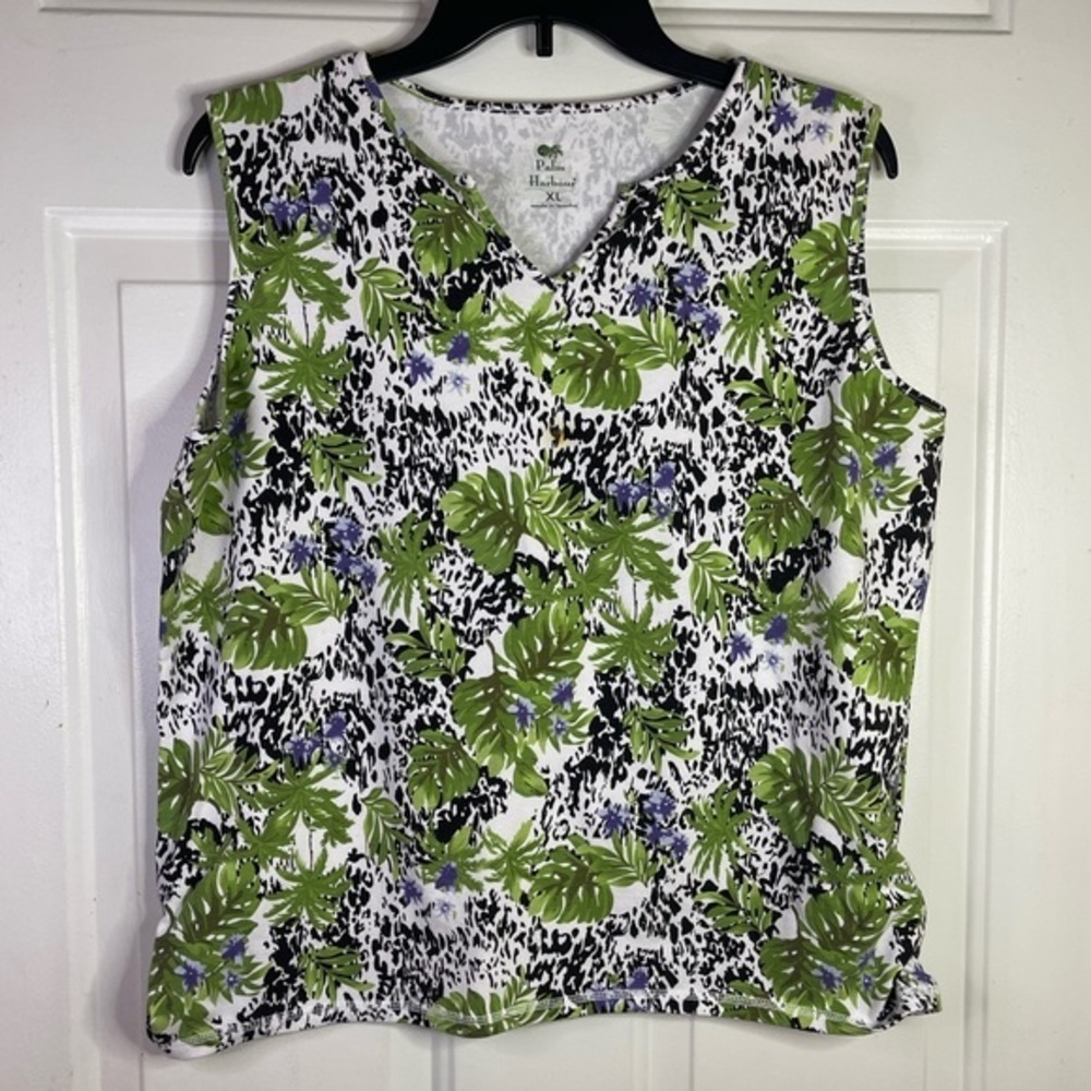 Palm Harbour short sleeve‎ pattern top.  Green leafs